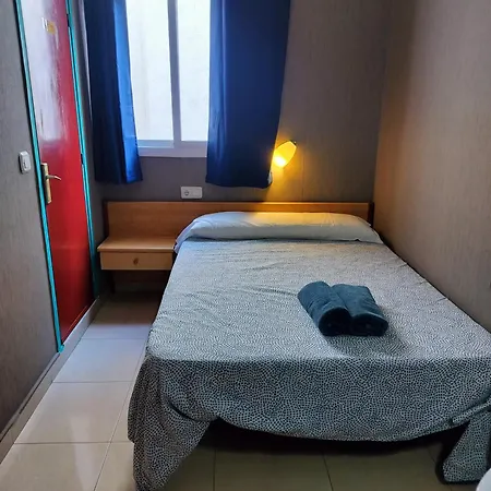 Sant Jordi Cami De Ronda Auberge de jeunesse